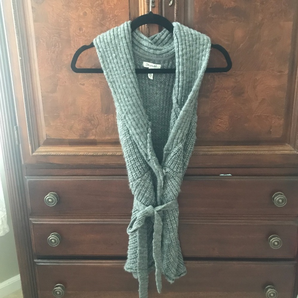 Aeropostale knit sweater